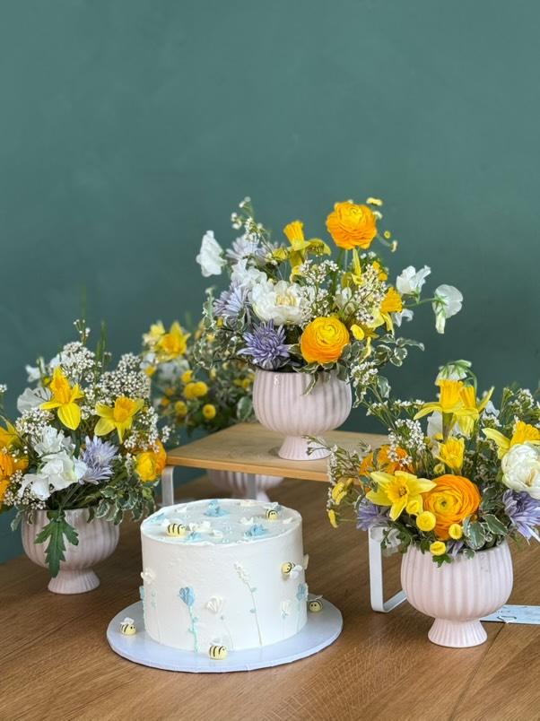 Small Vase Arrangement Workshop